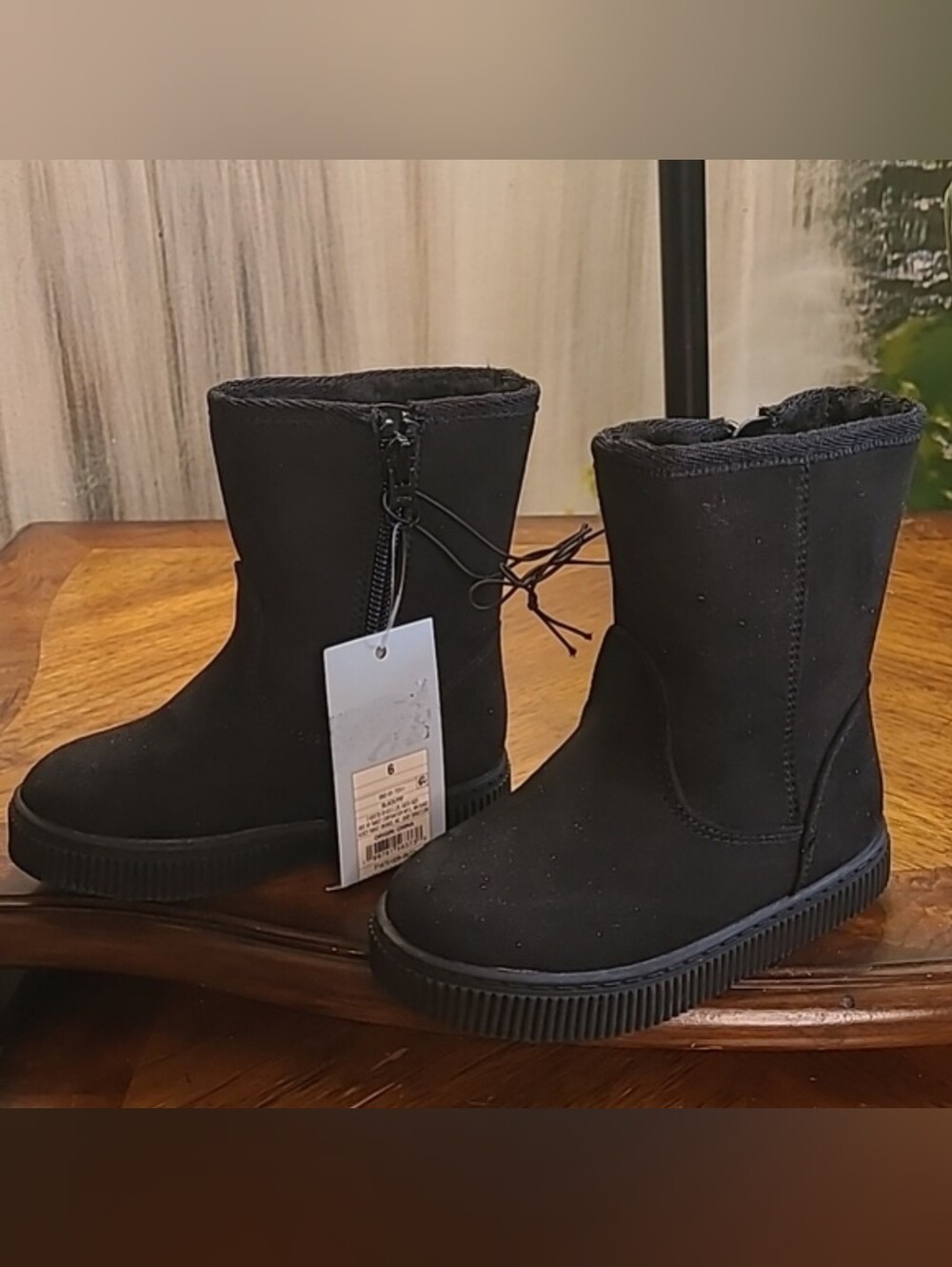 New with tag! Cat & Jack Girls black tall ankle pip boot soft faux fur shearling